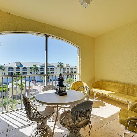 Everglades City Condo With Porch Steps To Water!